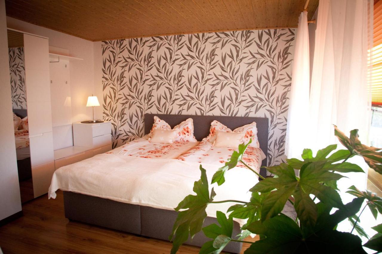 Gaestezimmer Im Gruenen Haus Apartment Thum Ngoại thất bức ảnh